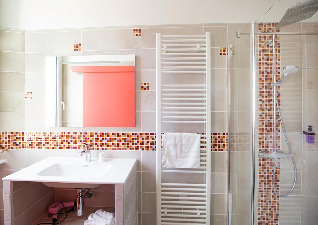 Logis Hotel & Restaurant Le Carnot Ди Экстерьер фото