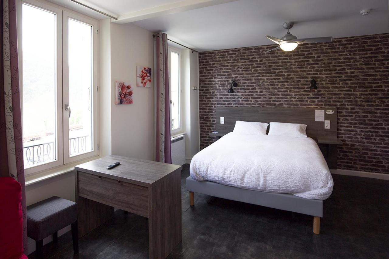 Logis Hotel & Restaurant Le Carnot Ди Экстерьер фото