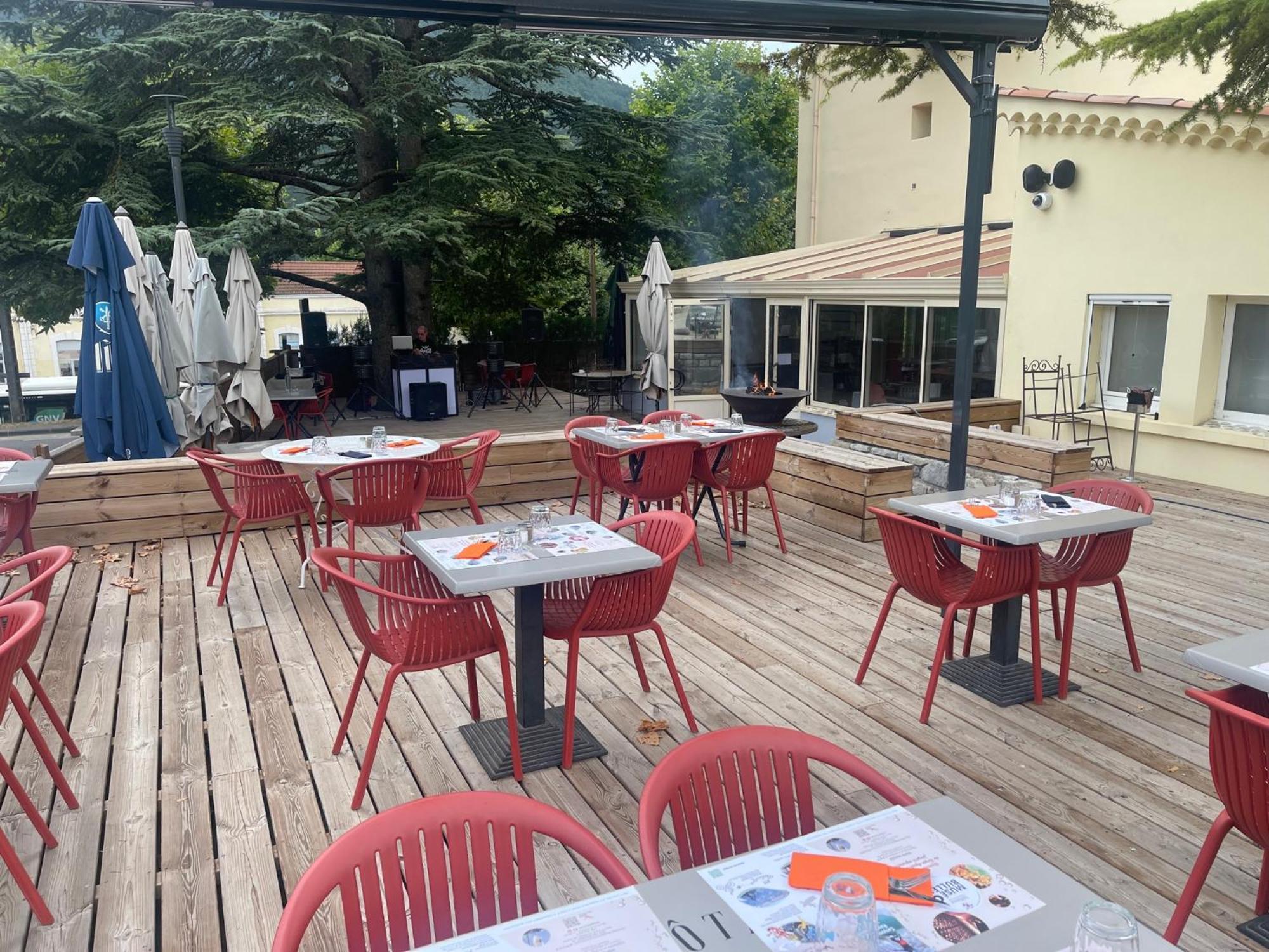 Logis Hotel & Restaurant Le Carnot Ди Экстерьер фото