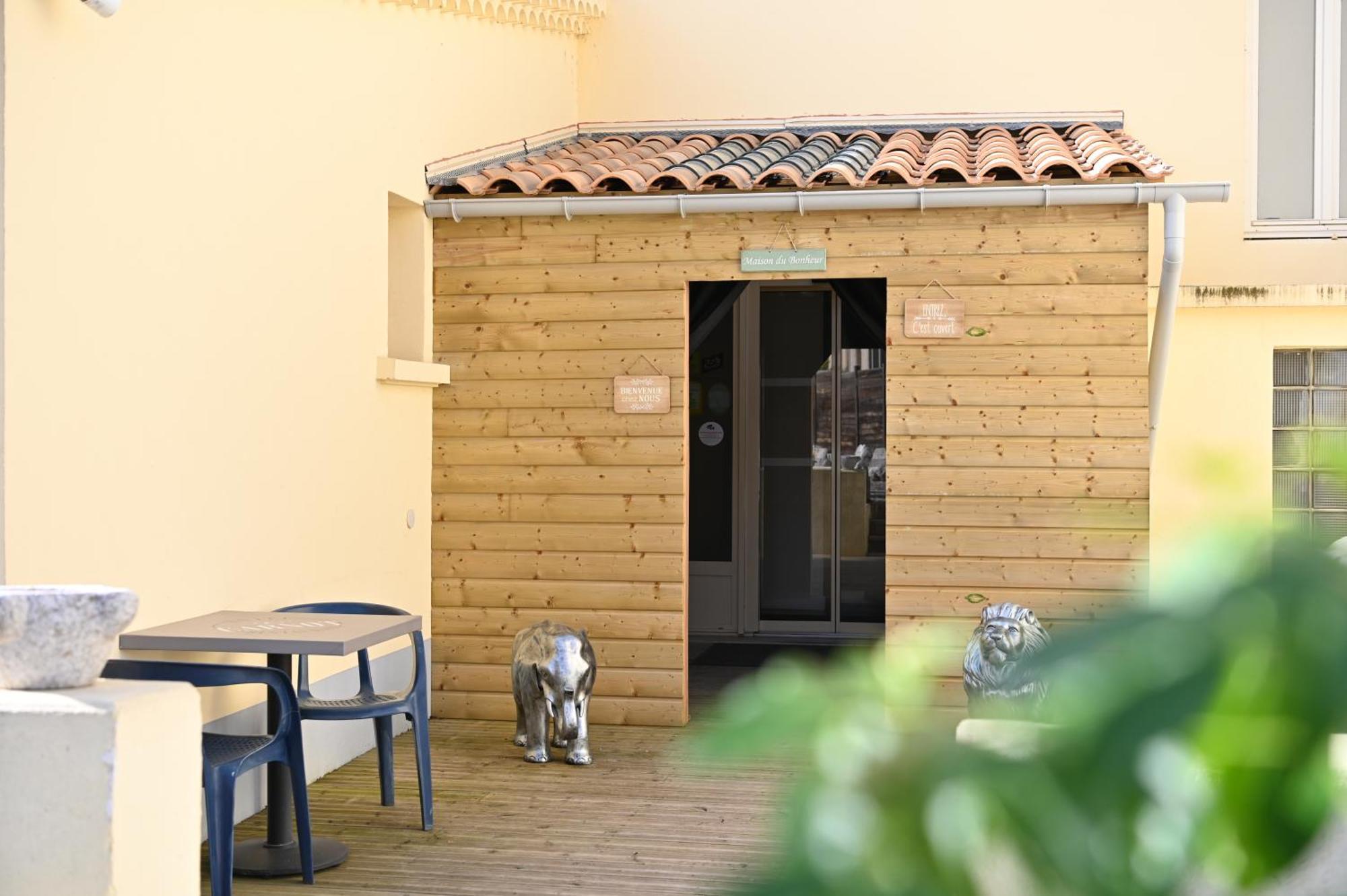 Logis Hotel & Restaurant Le Carnot Ди Экстерьер фото